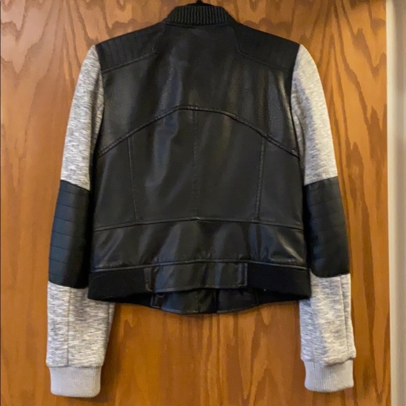 Faux leather bomber jacket with sweater sleeves - Picture 7 of 10